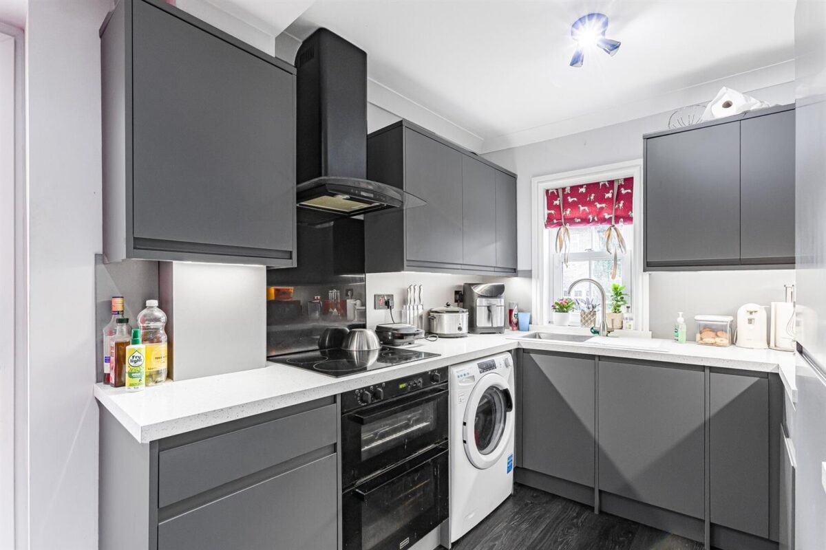 Musley Hill, Ware, SG12