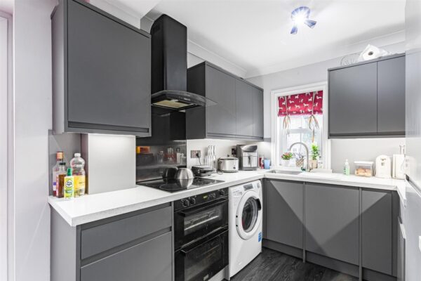 Musley Hill, Ware, SG12