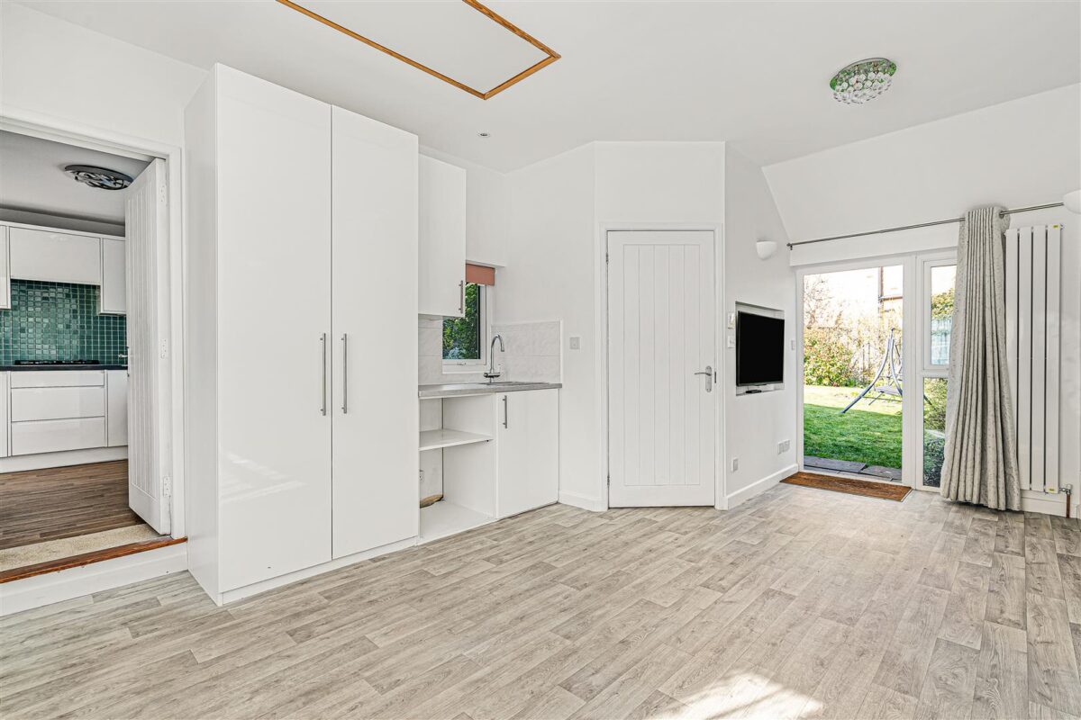 Rivershill, Watton At Stone, SG14