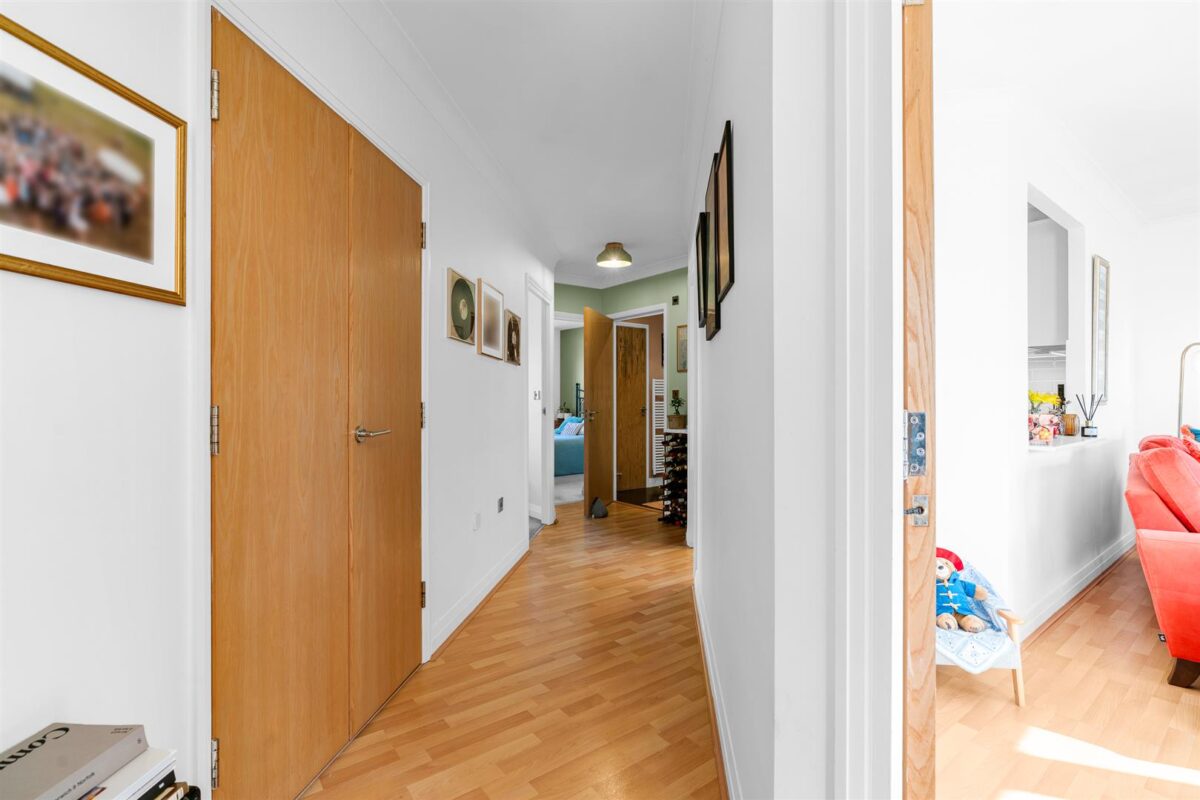 Newland Gardens, Hertford, SG13