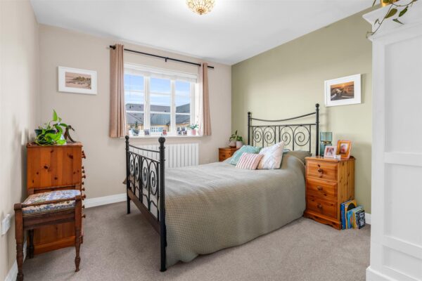 Newland Gardens, Hertford, SG13