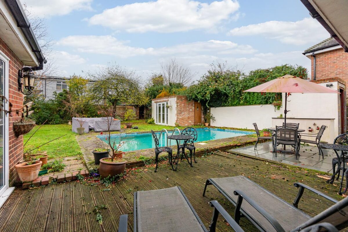 Portland Place, Hertford Heath, SG13