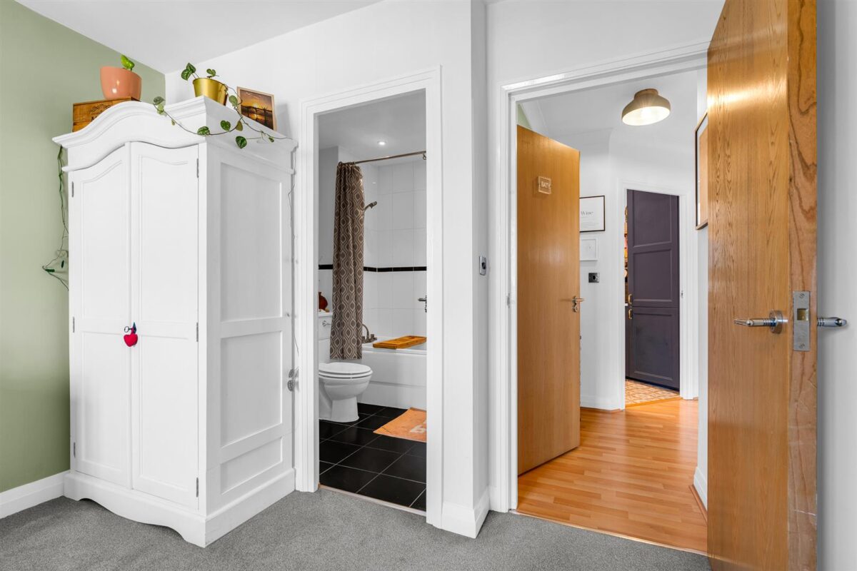 Newland Gardens, Hertford, SG13