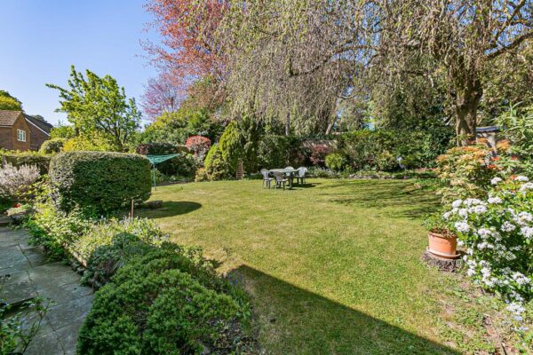 Valley Close, Hertford, SG13