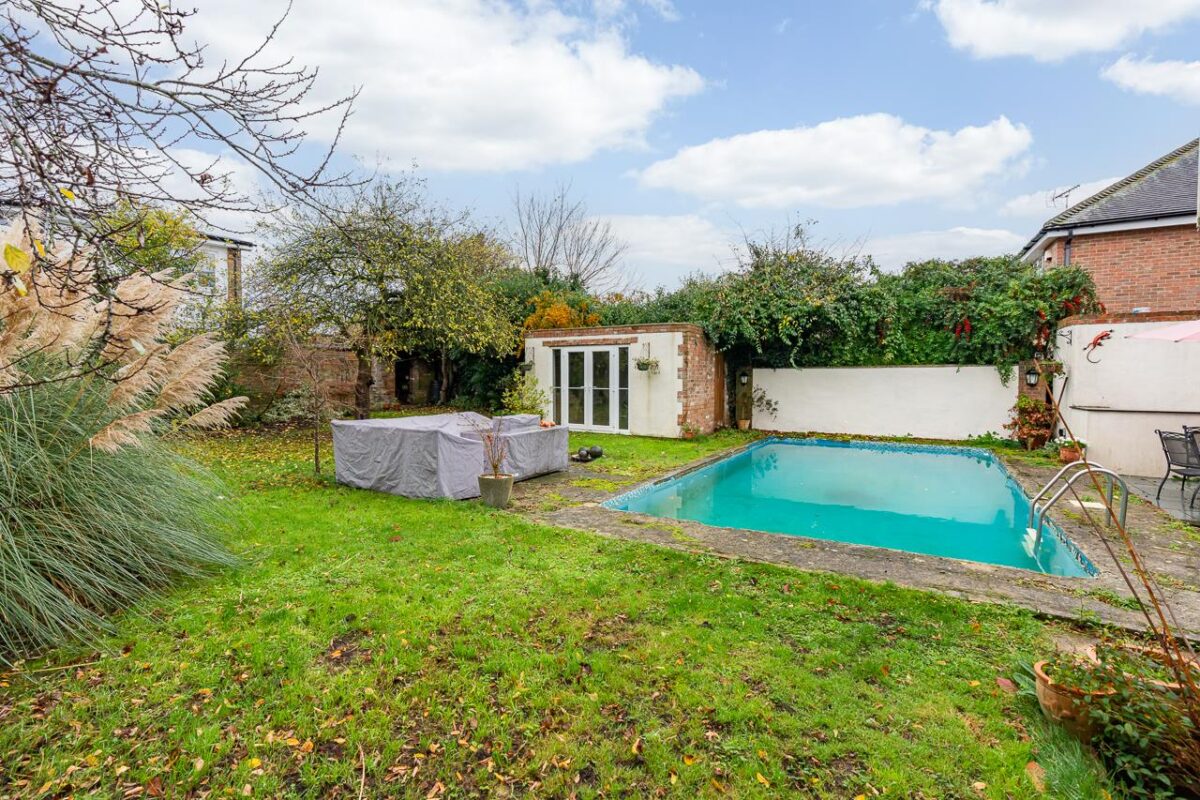 Portland Place, Hertford Heath, SG13