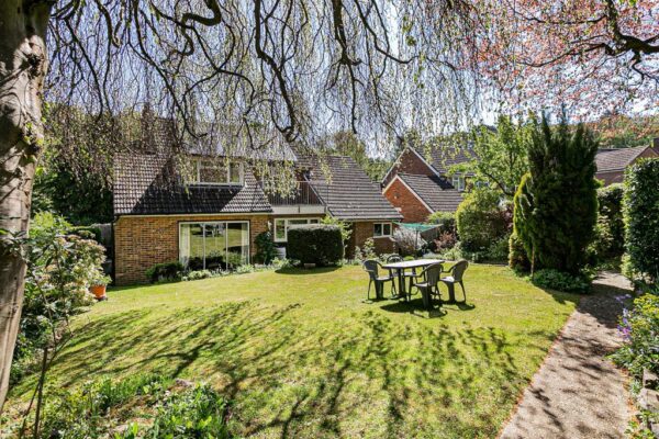 Valley Close, Hertford, SG13