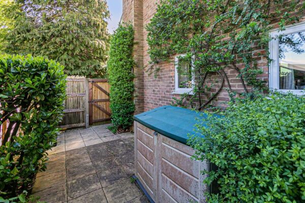 Valley Close, Hertford, SG13