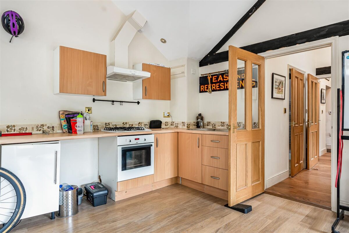 London Road, Hertford, SG13