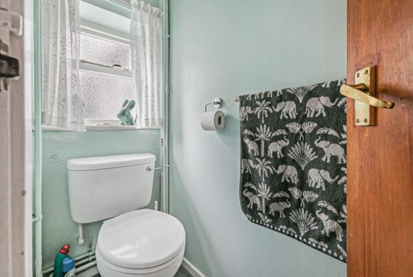 Valley Close, Hertford, SG13