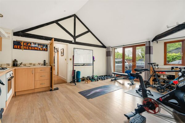 London Road, Hertford, SG13