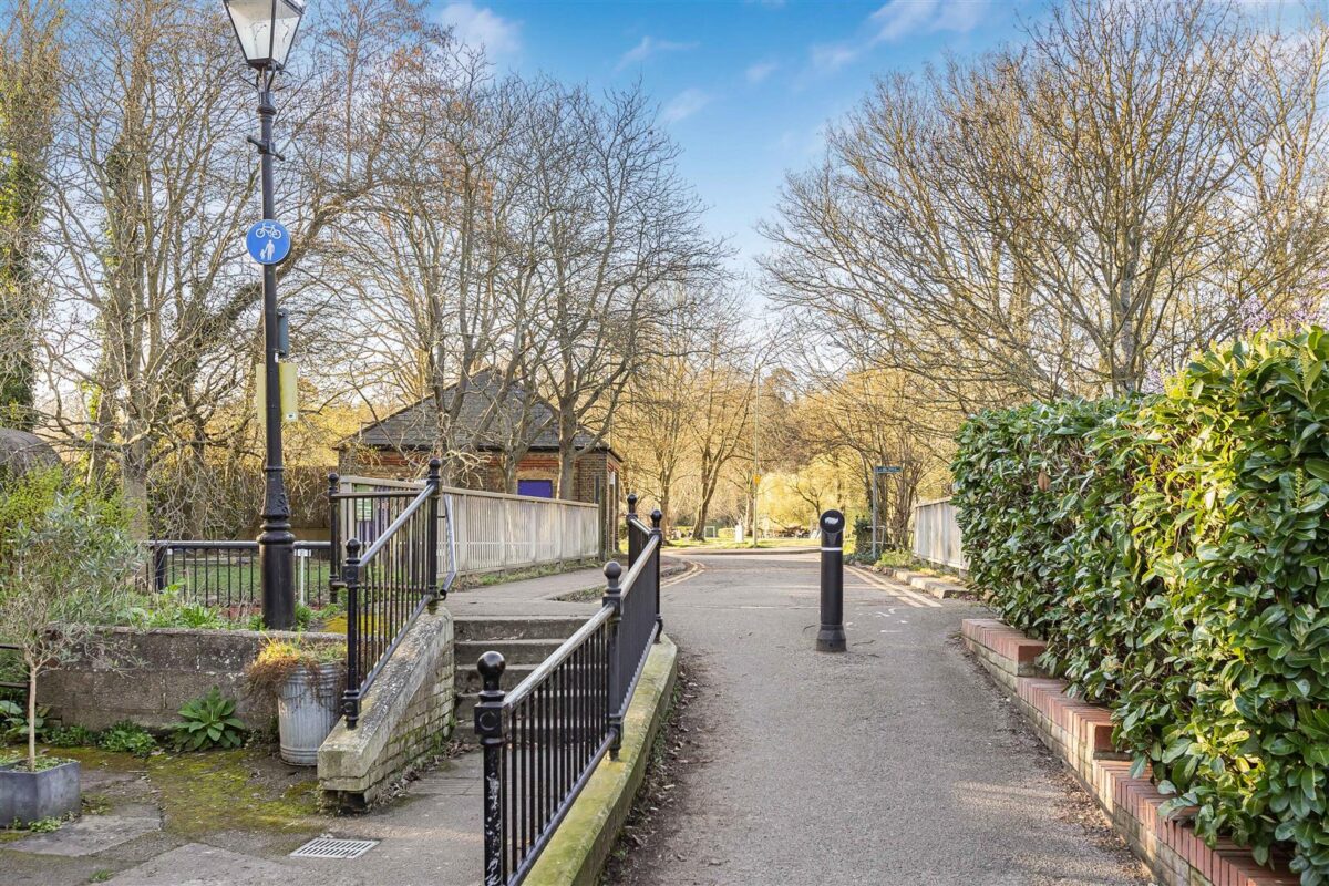 Thornton Street, Hertford, SG14