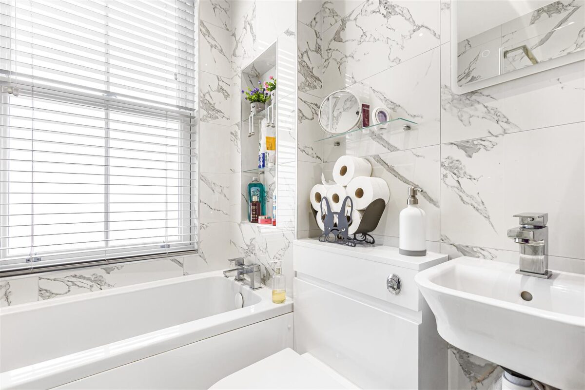 Musley Hill, Ware, SG12