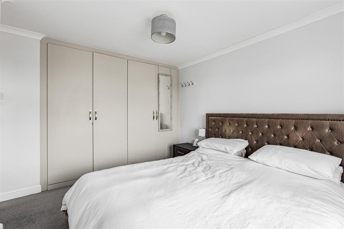 Turners Close, Bramfield, SG14