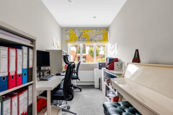 Fordwich Rise, Hertford, SG14