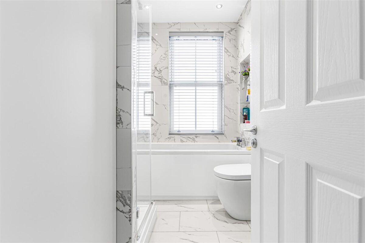 Musley Hill, Ware, SG12