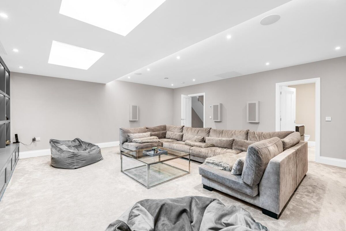 White Horse Close, Hertingfordbury, SG14