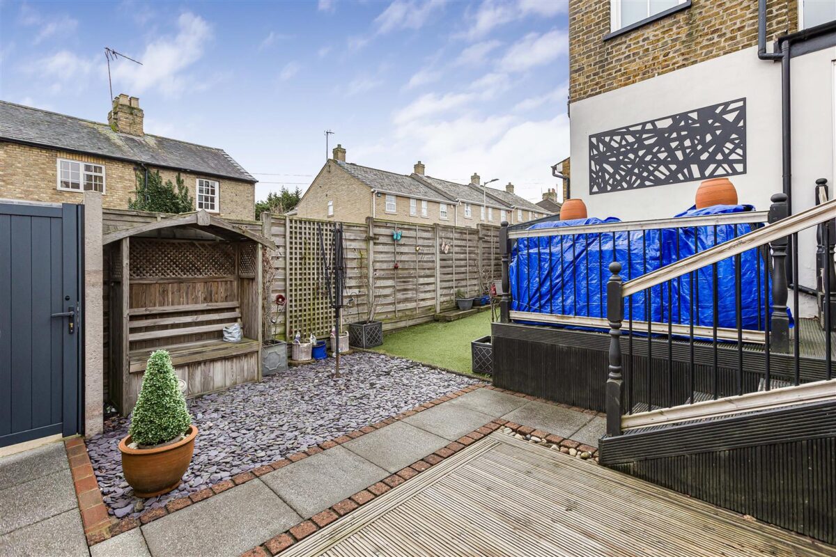 Musley Hill, Ware, SG12