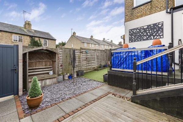 Musley Hill, Ware, SG12