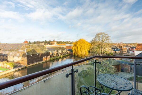 Maidenhead Street, Hertford, SG14