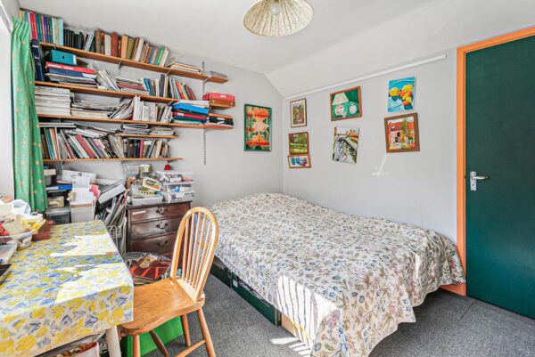 Valley Close, Hertford, SG13