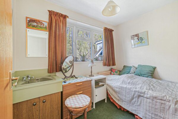 Valley Close, Hertford, SG13