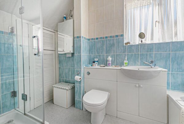 Valley Close, Hertford, SG13