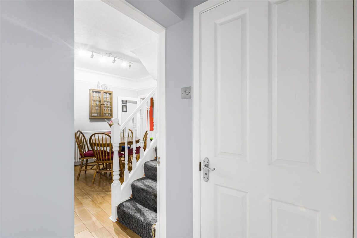 Musley Hill, Ware, SG12