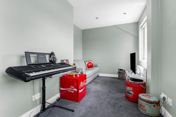 Fordwich Rise, Hertford, SG14
