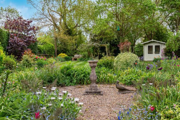 London Road, Hertford, SG13