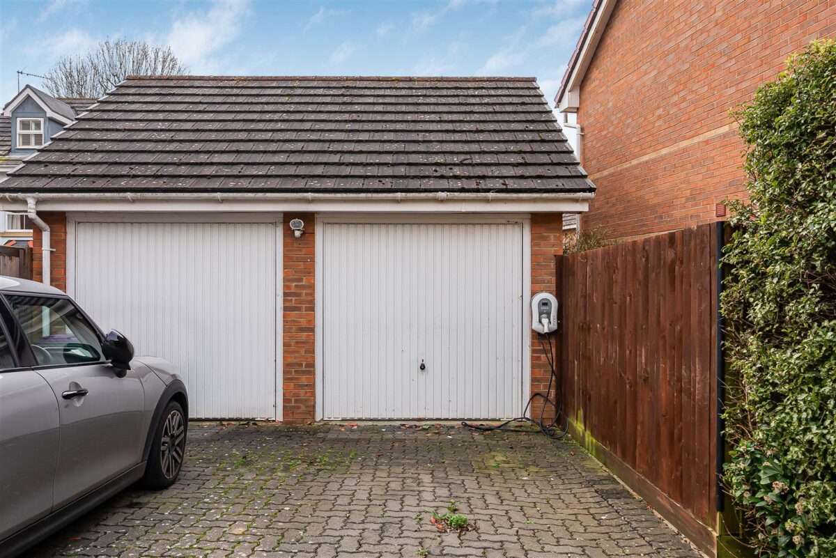 Olvega Drive, Buntingford, SG9