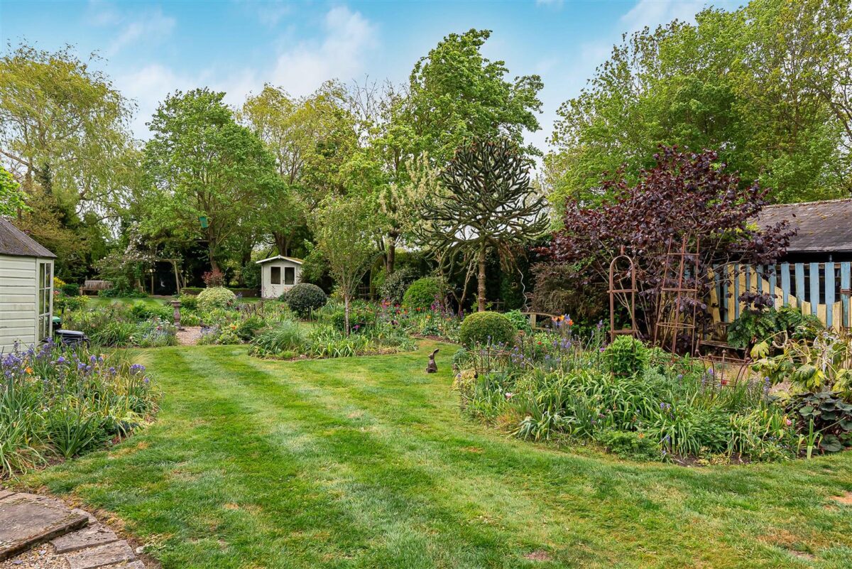 London Road, Hertford, SG13