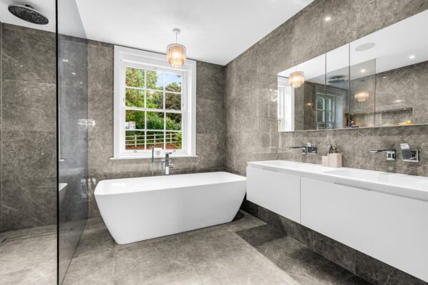 White Horse Close, Hertingfordbury, SG14