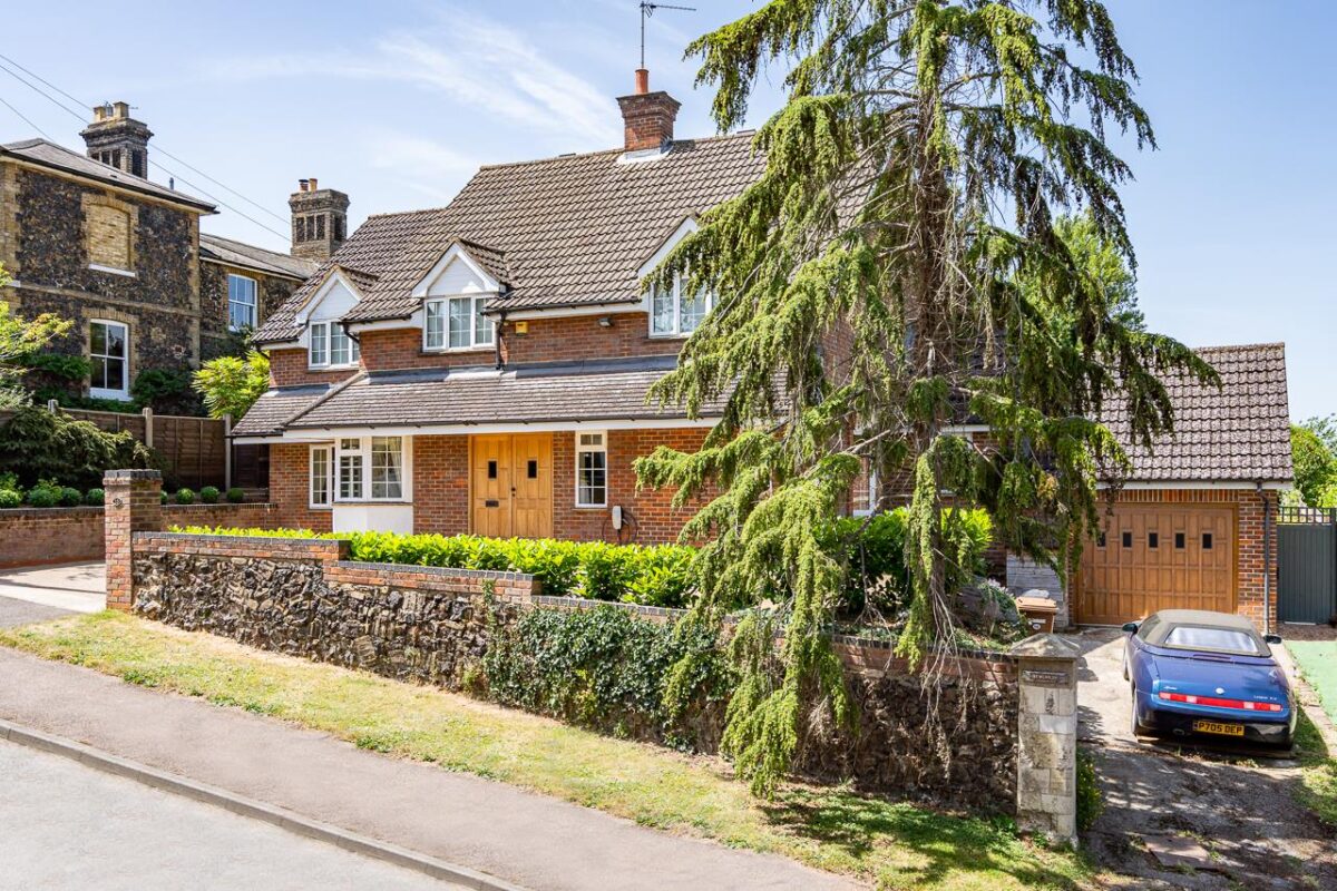 Myddleton Road, Ware, SG12
