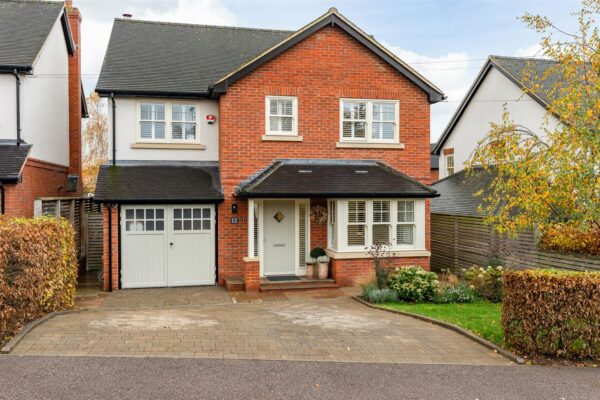 Vicarage Causeway, Hertford Heath, SG13