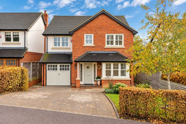 Vicarage Causeway, Hertford Heath, SG13