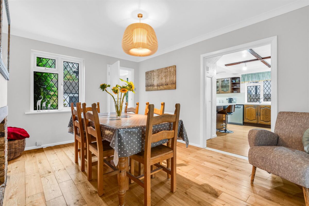 Thele Avenue, Stanstead Abbotts, SG12