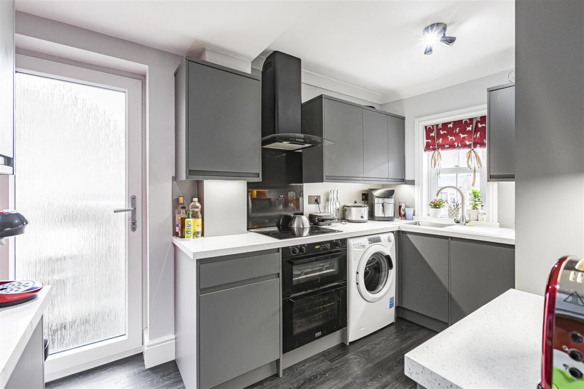 Musley Hill, Ware, SG12