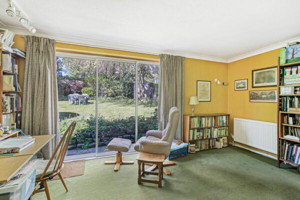 Valley Close, Hertford, SG13