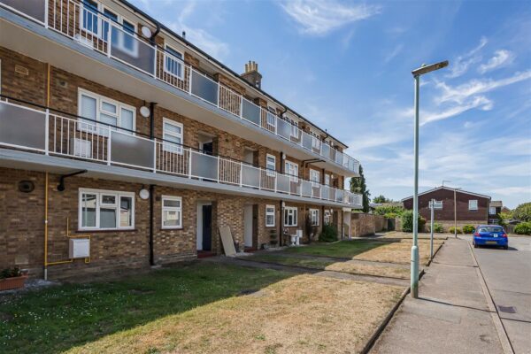 Burnett Square, Hertford, SG14