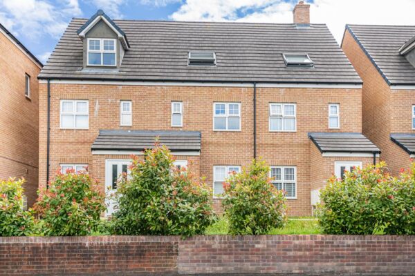 Ware Road, Hertford, SG13