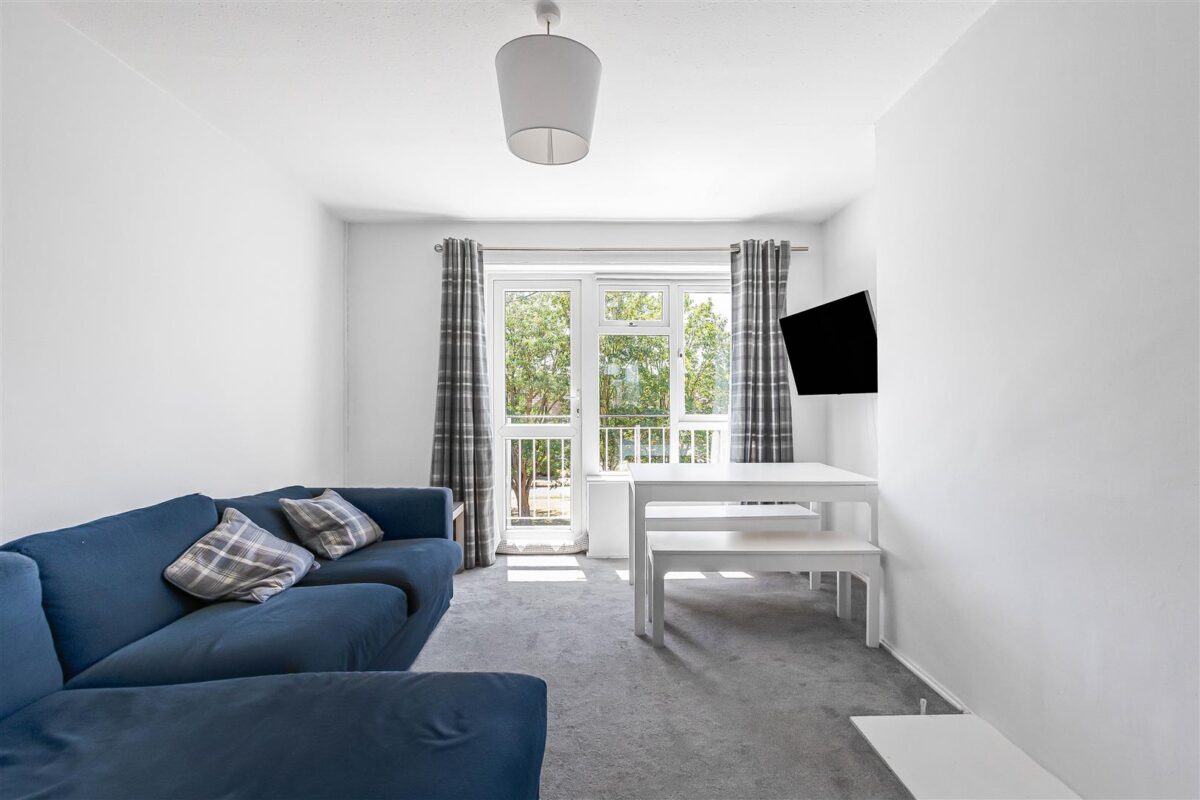 Burnett Square, Hertford, SG14