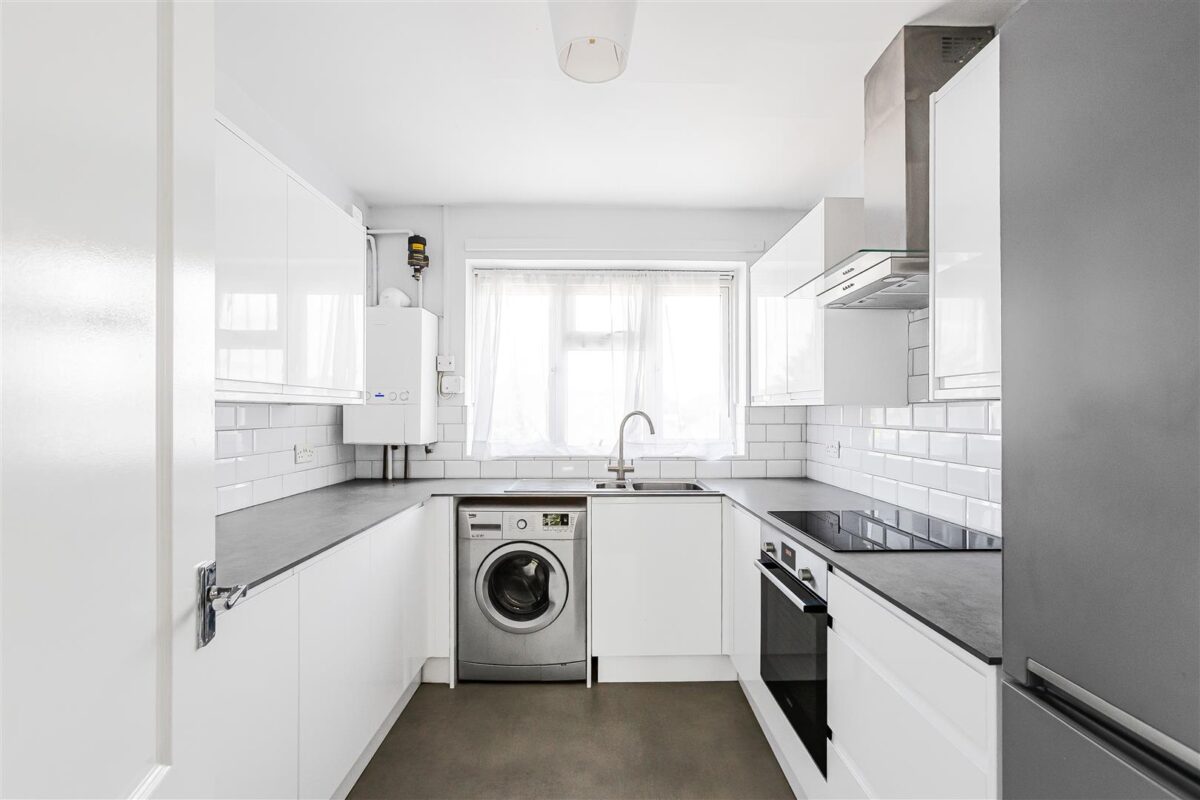 Burnett Square, Hertford, SG14