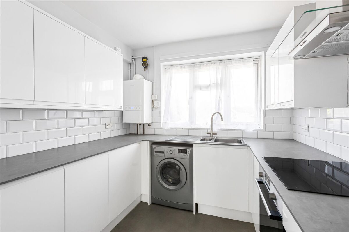 Burnett Square, Hertford, SG14
