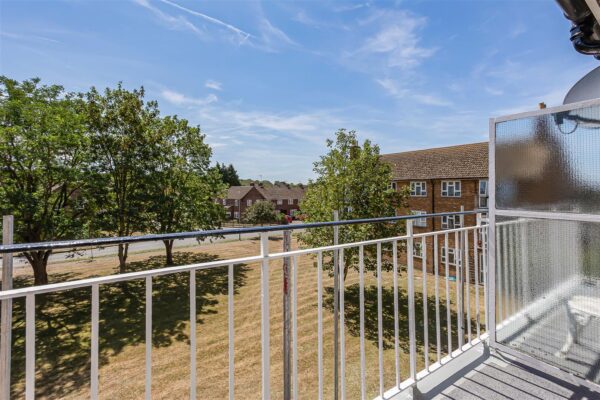 Burnett Square, Hertford, SG14