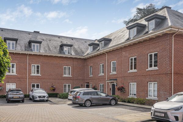 Henmarsh Court, Balls Park, SG13