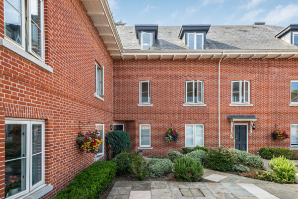 Henmarsh Court, Balls Park, SG13