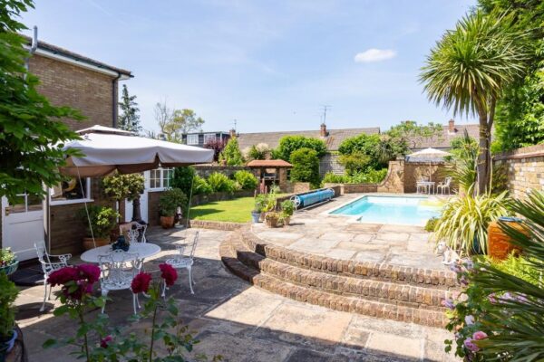 Blindmans Lane, Cheshunt, EN8
