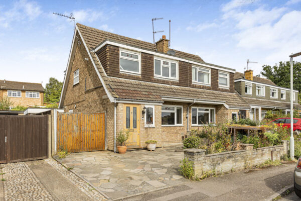 Chandlers Way, Hertford, SG14