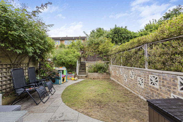 Chandlers Way, Hertford, SG14