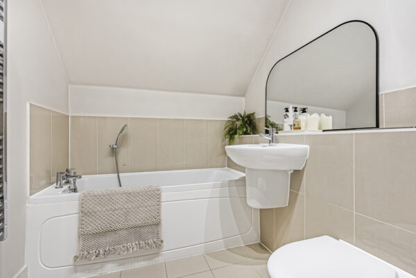 Henmarsh Court, Balls Park, SG13